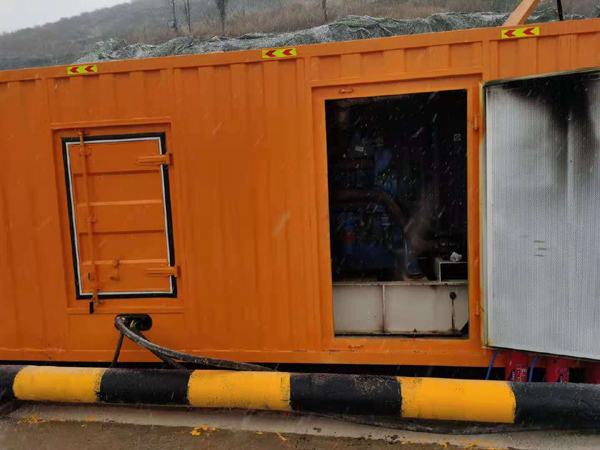 龙沙发电车出租-应急柴油发电机组选什么样的比较好？