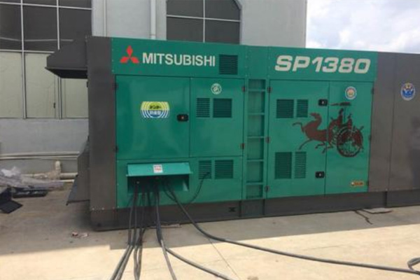 龙沙为什么有些柴油发电机组的输出电压可以调节？