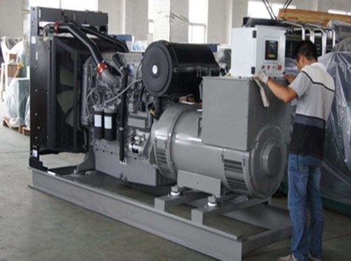 龙沙柴油发电机组和储能设备配合使用的案例