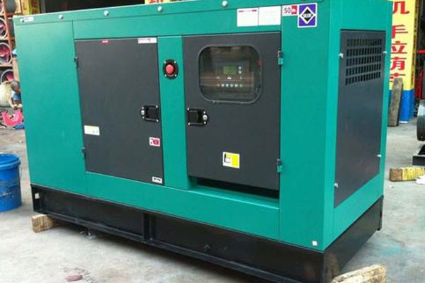 龙沙如何检查机油的使用时间？