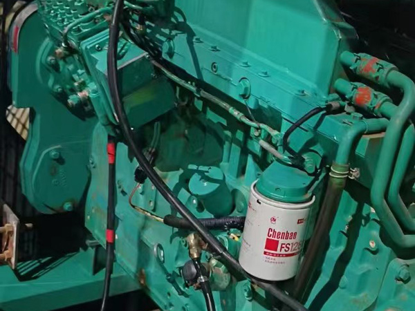 龙沙如何确定新的发电机组控制系统是否与原系统兼容？