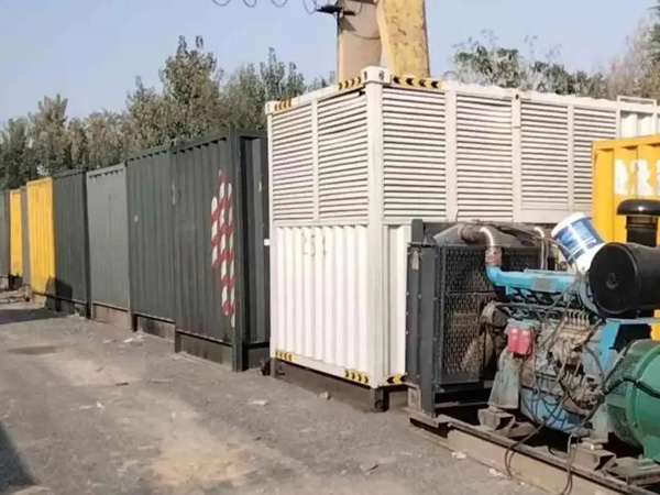 龙沙200KW柴油发电机机组每小时油耗是多少？