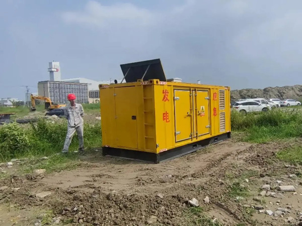 龙沙冬季低温环境下，发电机组启动电瓶的容量需求是否会增加？